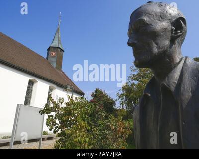 Statue des berühmten deutschen Schriftstellers Hermann Hesse, Gaienhofe, Bodensee, Deutschland Stockfoto