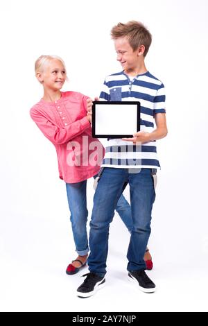 Lächelnd Schüler lernen über die Welt und Witz kommunizieren Stockfoto