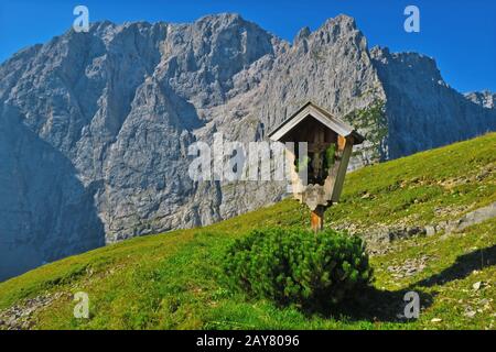 Kreuz in Karwendel Stockfoto