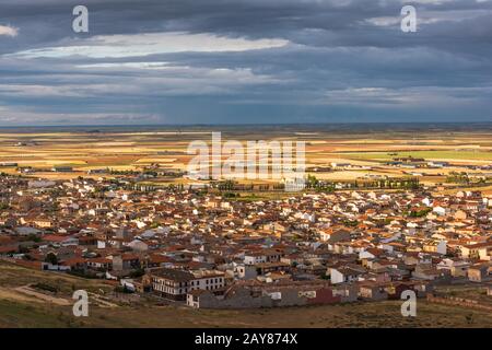 Stadtbild von Consuegra, Spanien, Luftbild Stockfoto