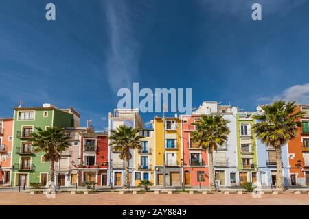 Bunte Häuser in Villajoyosa in Spanien Stockfoto