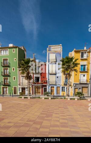 Traditionelle bunte Fassaden in Villajoyosa in Spanien Stockfoto