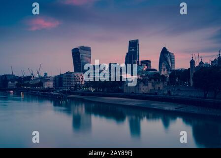 London Skyline über der Themse, Vintage-Fotoeffekt Stockfoto