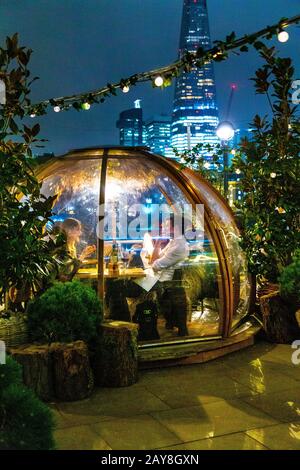Restaurants im Coppa Club am Ufer der Themse, London, Großbritannien Stockfoto
