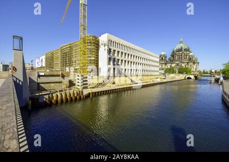 Gebäude Menge Humboldt-forum, ehemaliger Berliner Schloss, Berlin, Deutschland Stockfoto