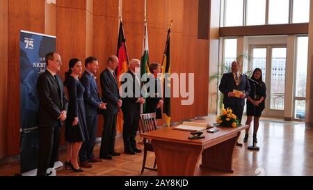 Sebastian Wood, Annett Hofmann, Michael Kretschmer, Edward Herzog von Kent, Frank-Walter Steinmeier, Elke Büdenbender, Dirk Hilbert, Su Yeon Hilbert B. Stockfoto