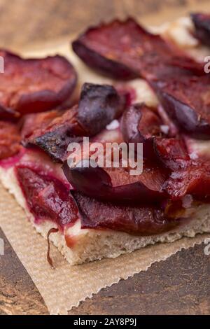 Raw bayerischer Pflaumendachi Stockfoto