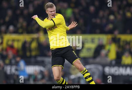 Dortmund, Deutschland. Februar 2020. Firo: 14.02.2020 Fußball, 2019/2020 1.Bundesliga: BVB Borussia Dortmund - Eintracht Frankfurt 4: 0 Jubel Erling Haaland Nutzung weltweit Credit: Dpa / Alamy Live News Stockfoto