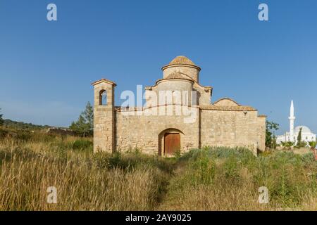 Die aus dem 6. Jahrhundert stammende, byzantinische Kirche Panayia Kanakaria enthält ursprünglich Kanakaria-Mosaiken in Lythrangom Stockfoto