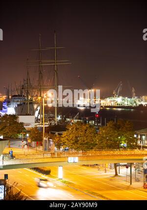 St. Pauli Landungsbrücken in Hamburg an der Elbe Stockfoto