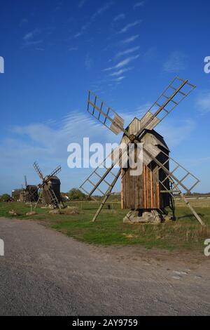 Windmühlen auf Oeland Stockfoto