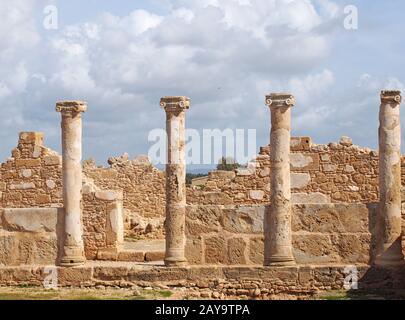 Wände und Säulen das Haus Theseus, römische Villenruinen im Kato Paphos Archäologischen Park Paphos Stockfoto