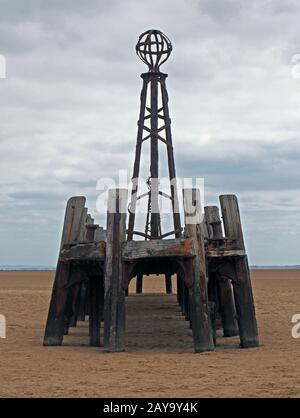 Die Ruinen der verlassenen Anlegestelle am Pier von Saint annes in der flussmündungsregion lancashire Stockfoto