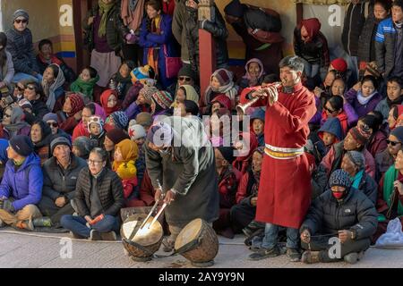 Gyaling (tibetanische Oboe) und Trommelmusiker beim Gustor Festival, Spituk Gompa, Leh, Ladakh Stockfoto