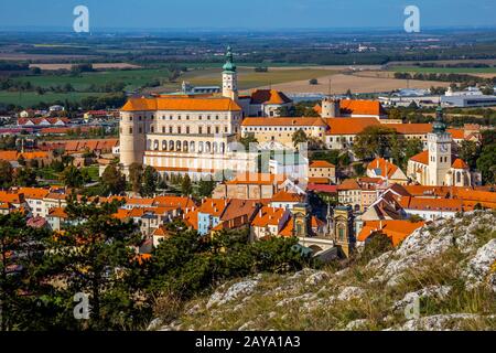 Südmährische Kleinstadt Mikulov Stockfoto