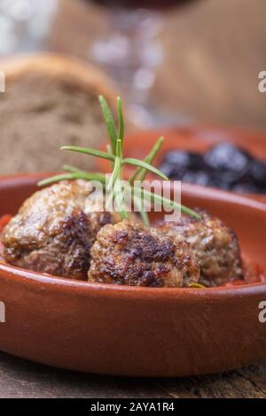 Albondigas, ein spanischer Tapas-Starter Stockfoto