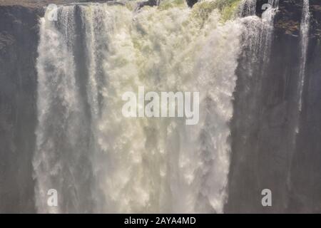 Victoria Falls ist ein Wasserfall in der Nähe der Städte Victoria Falls in Simbabwe und Livingstone in Zambi Stockfoto