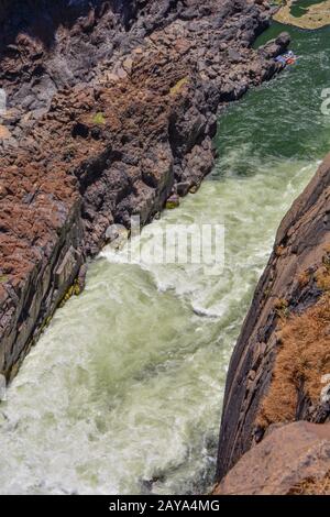 Victoria Falls ist ein Wasserfall in der Nähe der Städte Victoria Falls in Simbabwe und Livingstone in Zambi Stockfoto