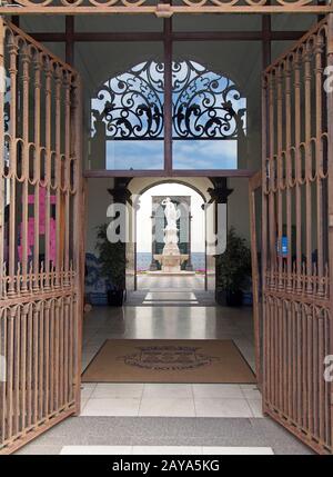 Eingang des rathauses von funchal auf madeira ein historisches Gebäude aus dem 18. Jahrhundert Stockfoto