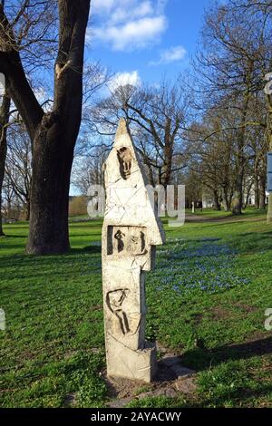 Skulptur im Burgtor Stadtpark Lübeck Stockfoto