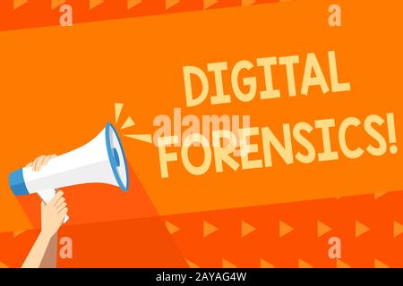 Hinweis zur digitalen Forensik. Geschäftsfoto zur Untersuchung von Material, das in digitalen Geräten gefunden wurde Human Hand Stockfoto