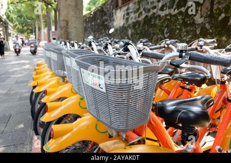 Reihe von Fahrrädern namens Ubike, ein Service für das Fahrradsystem Stockfoto