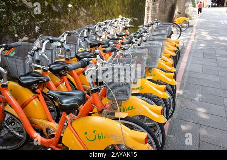 Reihe von Fahrrädern namens Ubike, ein Service für das Fahrradsystem Stockfoto