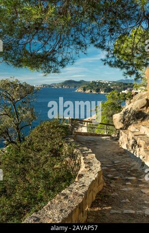 FUSSWEG CALAS LLORET DE MAR COSTA BRAVA KATALONIEN SPANIEN Stockfoto