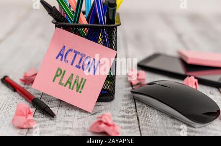Aktionsplan für Texteingabe. Geschäftskonzept für vorgeschlagene Strategie oder Handlungsverlauf für bestimmte Zeit beim Schreiben von Geräten an Stockfoto