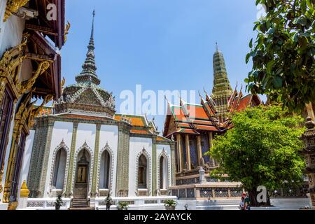 Bangkok, Thailand, März 2013 der große Palast, Wat Pra kaews mit Skulpturen und detaillierten Verzierungen Stockfoto
