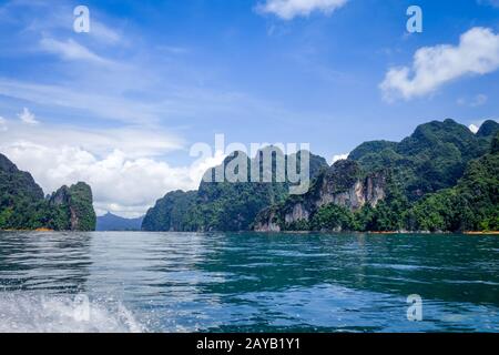 Kuppen des Cheow LAN Lake, Nationalpark Khao Sok, Thailand Stockfoto