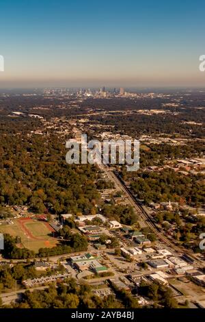 skyline der stadt atlanta und Vororte vom Flugzeug Stockfoto