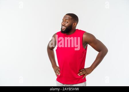 Junge fitness afrikanischen schwarzen Mann im Sport tragen jubelnde sorglos und aufgeregt. Sieg Konzept. Stockfoto