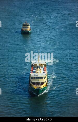 Bootstour mit Fähren durch Sydney im Hafen von Sydney. Stockfoto