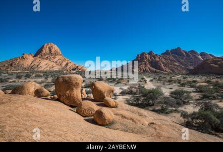 Spitzkoppe, einzigartige Felsformation im Damaraland, Namibia Stockfoto