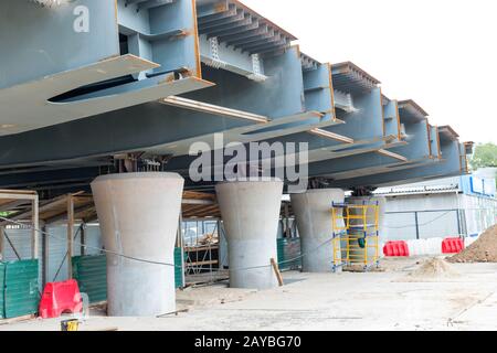 Brücke und Straße im Bau Stockfoto