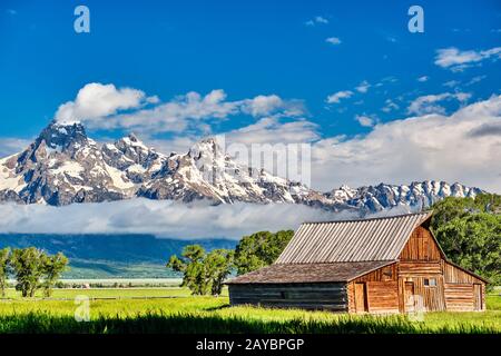 Alte Scheune in Grand Teton Mountains Stockfoto