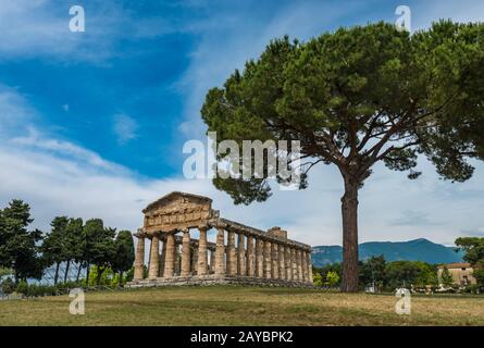 Der Tempel der Ceres oder Athena in Paestum archäologische Stätte, Provinz Salerno, Kampanien, Italien Stockfoto