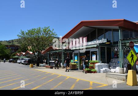 Ideales Lebensmittelgeschäft in den Idealen Broadway-Geschäften in North Boulder. Jetzt im Besitz Der Lebensmittelkette Whole Foods. Stockfoto