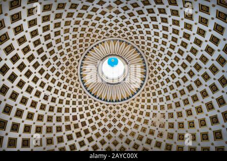 Geometrische Muster der Kuppel, Mosta, Malta. Stockfoto