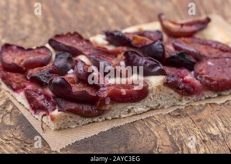 Raw bayerischer Pflaumendachi Stockfoto