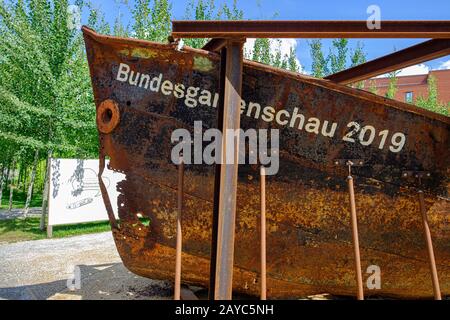 Verrostetes Schiff mit der BUGA-Aufschrift der Bundesgartenschau 2019 in Heilbronner Land Stockfoto