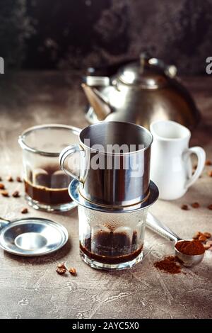 Kaffee tropft im vietnamesischen Stil Stockfoto