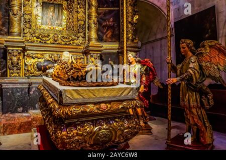 Verzierte Szenen und Innenräume der Kathedrale Santa Maria von Palma, Spanien Stockfoto