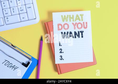 Schreiben Sie einen Hinweis, der zeigt, was Sie wollen. Firmenfoto, das verwendet wird, um jemandem etwas anzubieten oder um Pil zu bitten Stockfoto