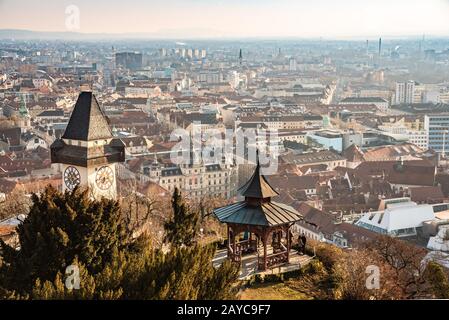 Ansicht der Stadt Graz vom Castle hill Schlossberg, Reiseziel. Stockfoto