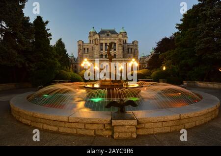 Fountain im hinteren Teil der Gesetzgebenden Versammlung von British Columbia Stockfoto