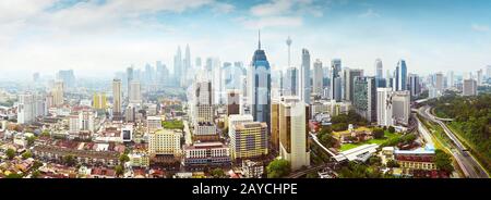 Panorama-Blick auf das Stadtbild mitten im Stadtzentrum von Kuala Lumpur Stockfoto