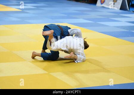 Orenburg, Russland - 21. Oktober 2016: Mädchen treten in Judo beim allrussischen Judo-Turnier unter B. Stockfoto