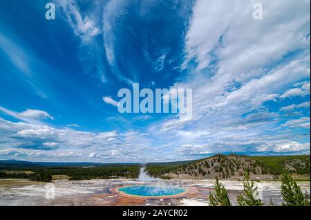 Die Welt berühmte Grand prismatische Frühling im Yellowstone National Park Stockfoto